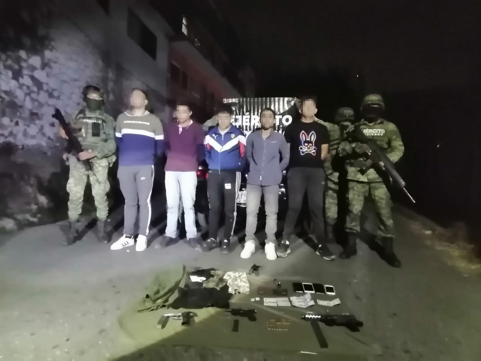 Detienen militares a sujetos con ametralladoras en Cuernavaca