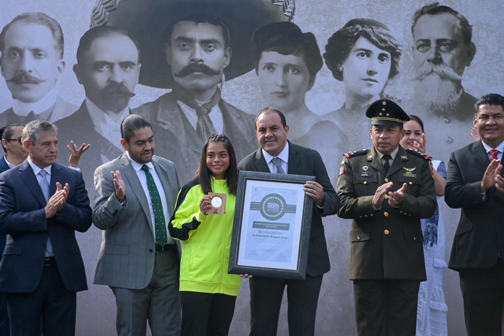 Entrega Cuauhtémoc Blanco Premio Estatal del Deporte