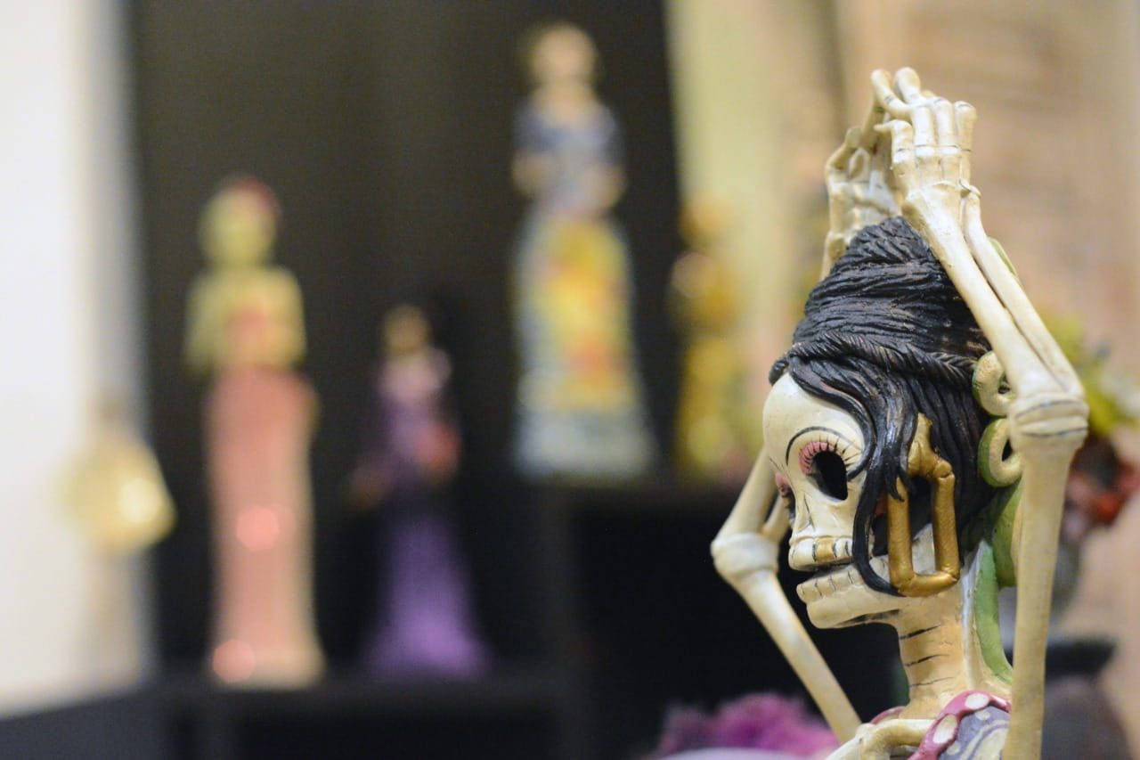 Visita la exposición “Las catrinas de Ruth Geary” en el MuCIC