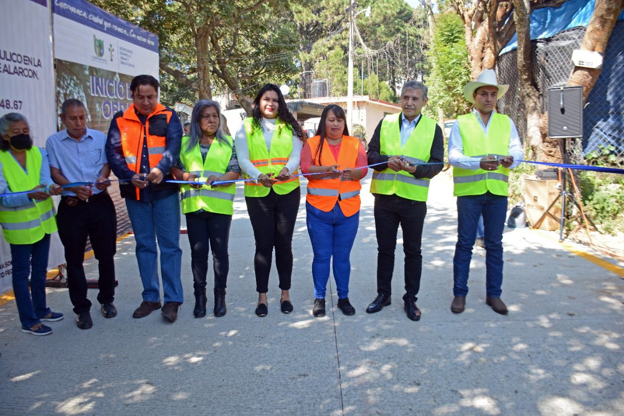 Inauguran calle pavimentada en Ahuatepec