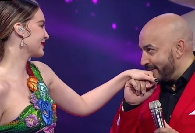 Fans le piden a Lupillo Rivera cantar “Sapito” de Belinda