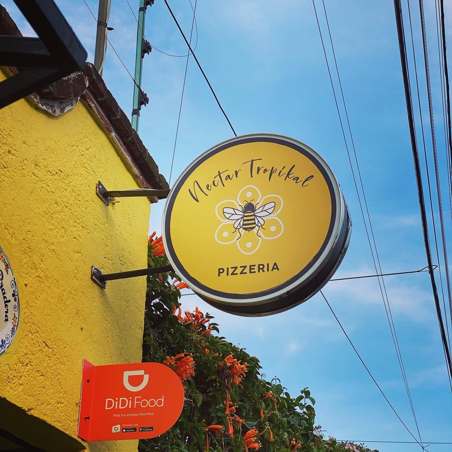 Encapuchados asaltan en restaurante de Cuernavaca