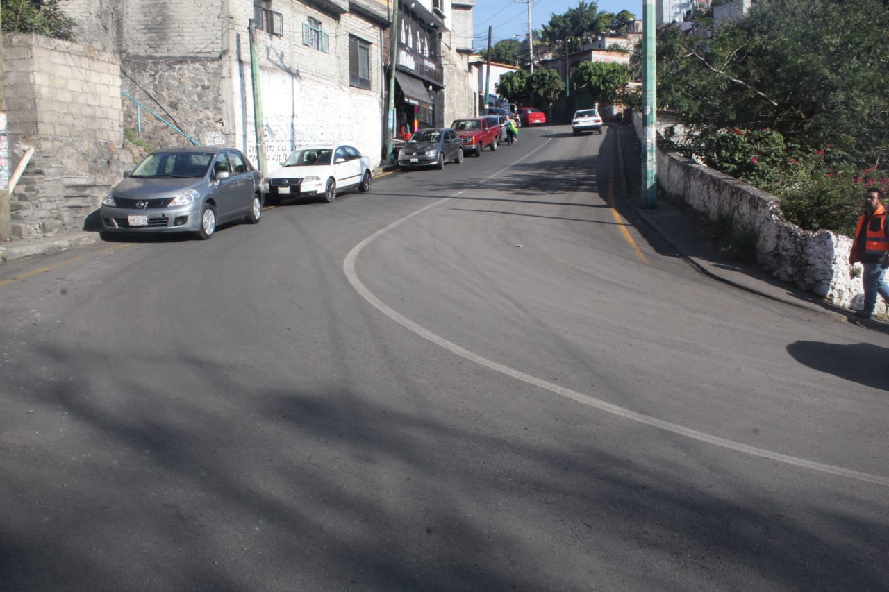 Entregan construcción de pavimento asfáltico en la Lagunilla