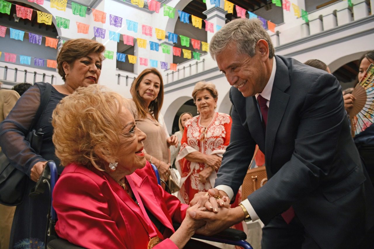 Cuernavaca entrega a Silvia Pinal y a personalidades la Venera 2022