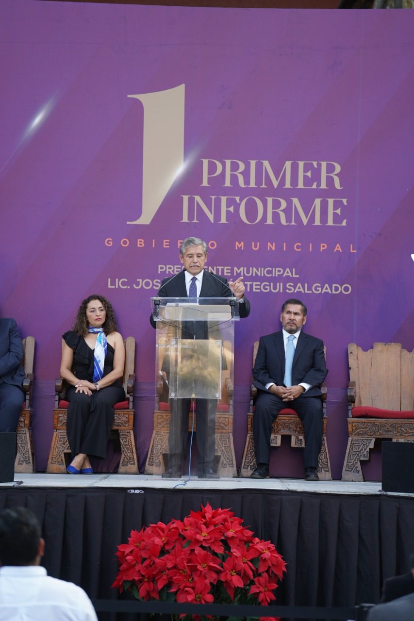 Acude Secretario de Gobierno al primer informe de José Luis Urióstegui