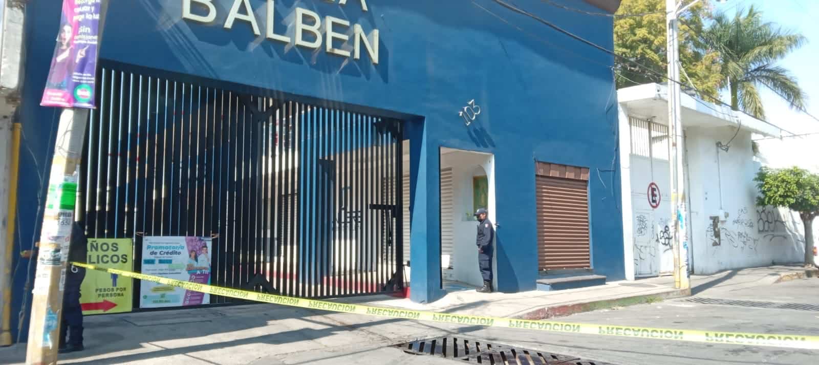 Atacan a balazos a un hombre en plaza comercial de Cuautla