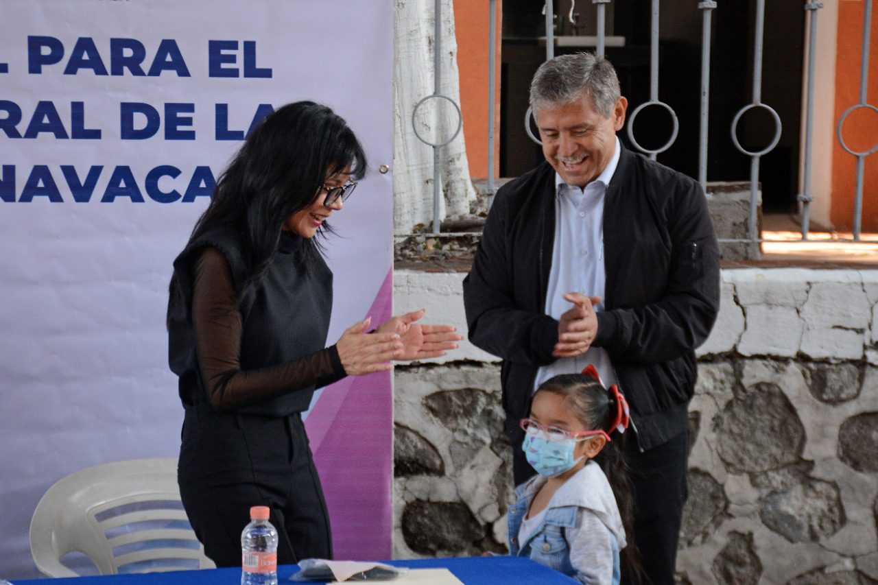 Entrega DIF Cuernavaca lentes gratuitos a niños y adultos mayores