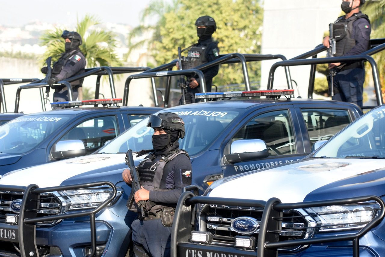 Entrega Cuauhtémoc Blanco patrullas a la Policía Morelos
