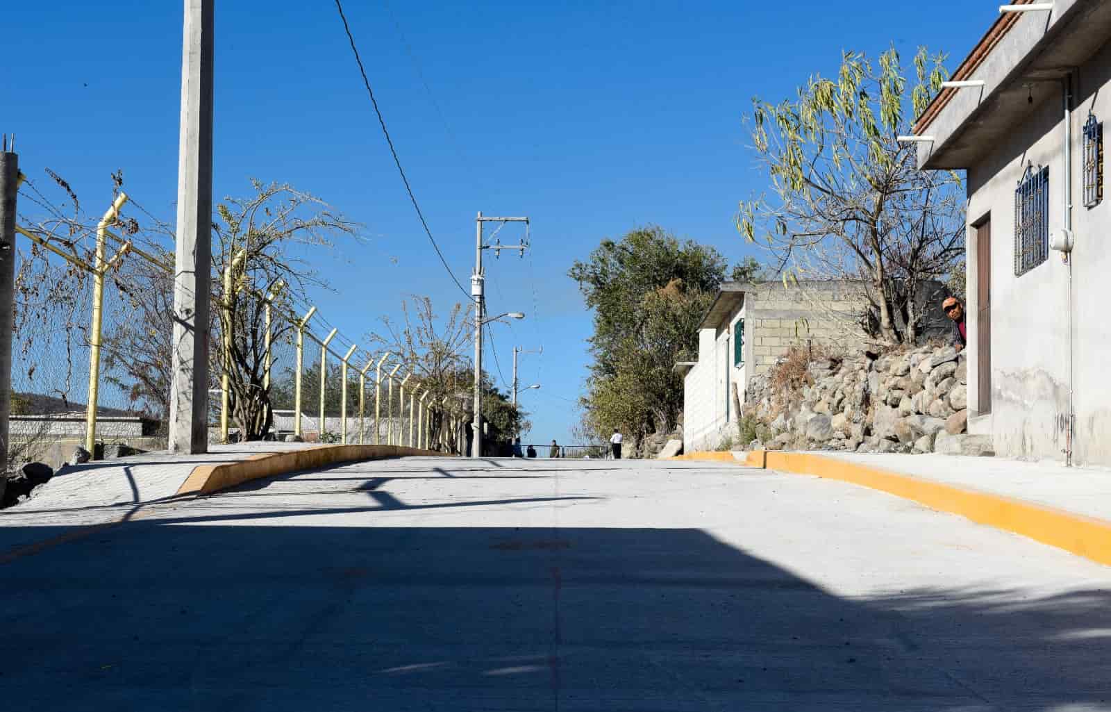 Entrega Cuauhtémoc Blanco pavimentación de calle en Temixco
