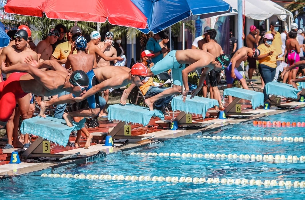 Indem crea evento de natación para el Día del Amor y Amistad