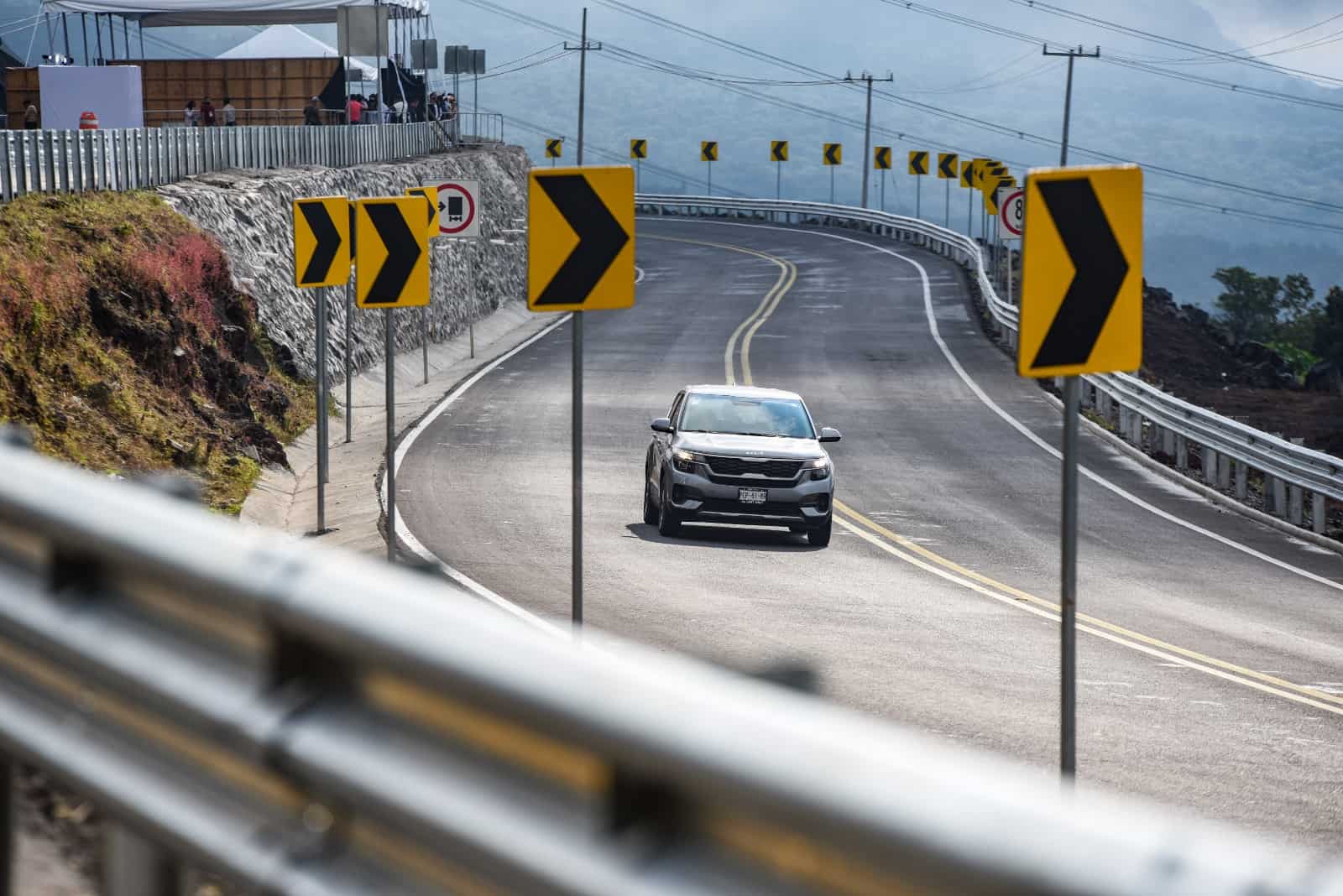 Ciudadanos agradecen a Cuauhtémoc Blanco modernización de la carretera La Pera-Cuautla