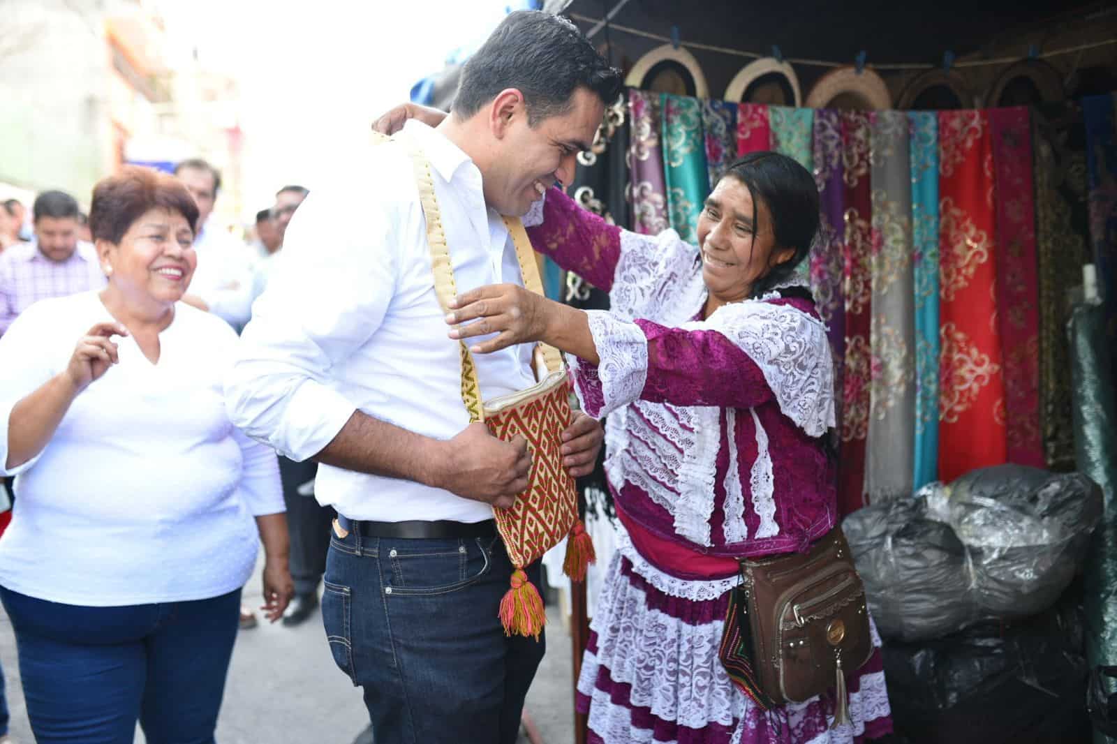 Gabriel Moreno Bruno inaugura Feria Artesanal en Tlaltizapán