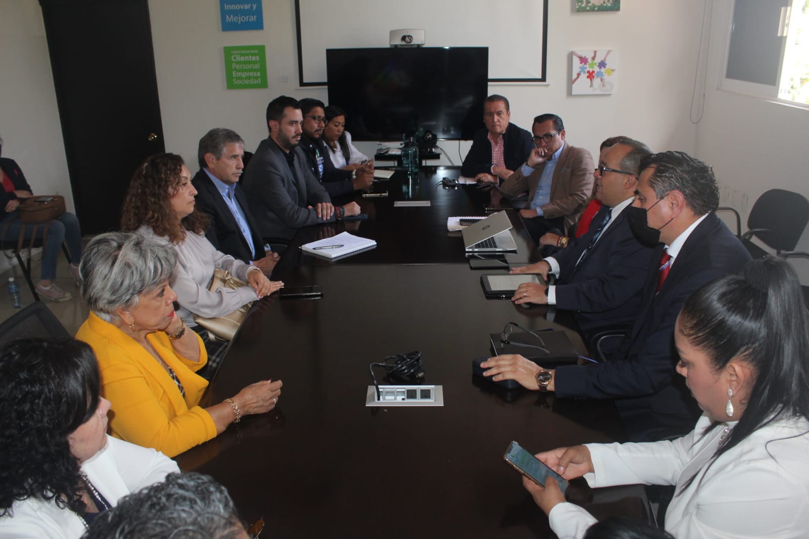 Cuernavaca llega a acuerdo con CFE para solucionar deuda de SAPAC
