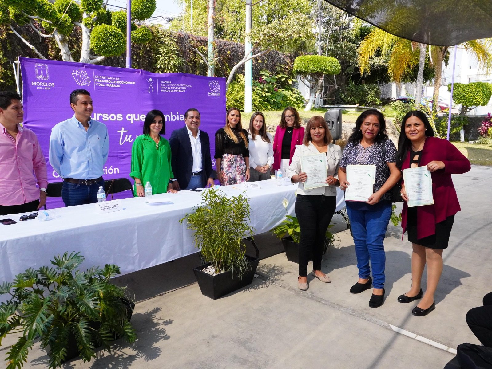 Clausuran Incubadora de Negocios del programa Mujeres y Hombres de 10