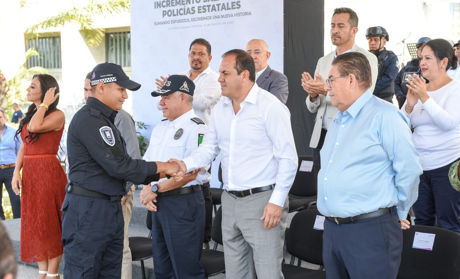 Anuncian incremento de salario a policías de Morelos