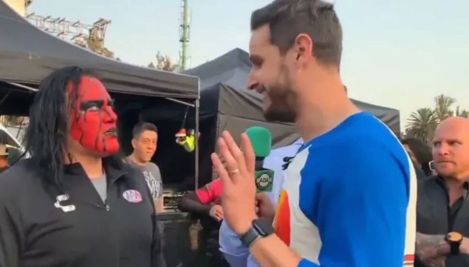 Entrevista termina mal, Adrián Marcelo fue golpeado por Chessman