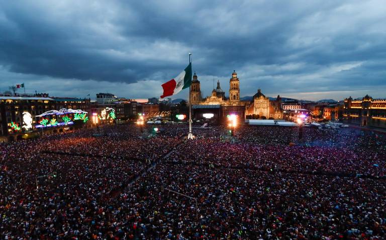Margarita la Diosa de la Cumbia y Kumbia Kings gratis en el Zócalo de México