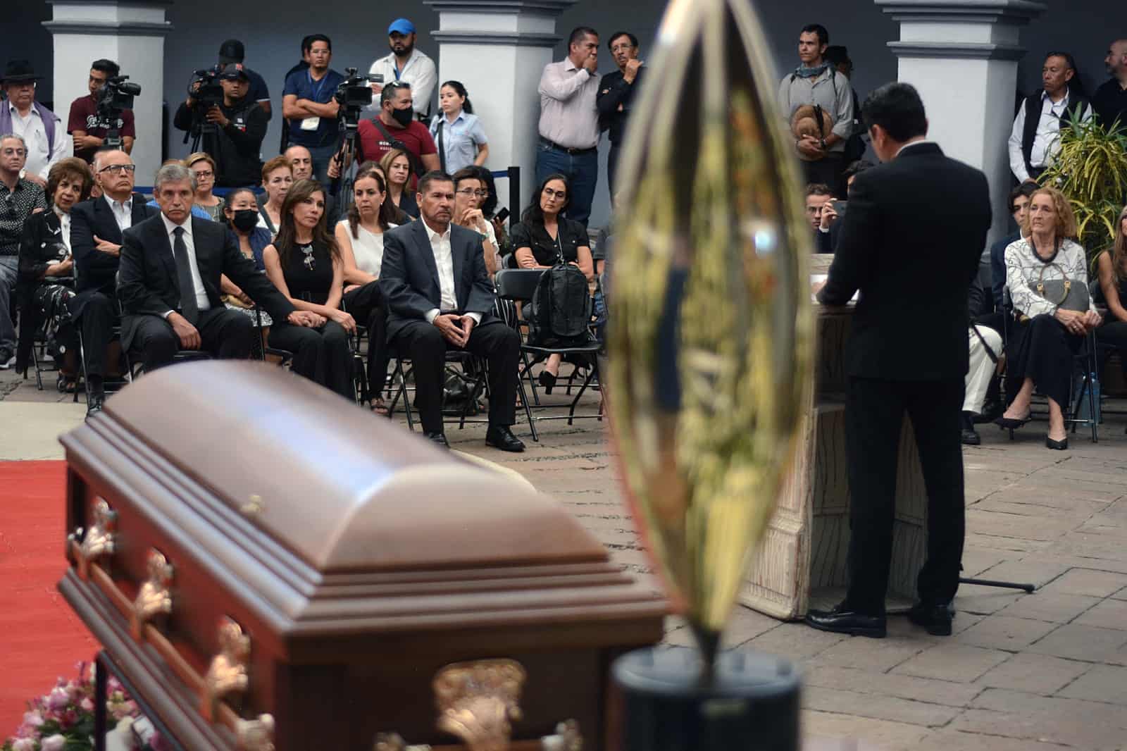 homenaje a Víctor Manuel contreras