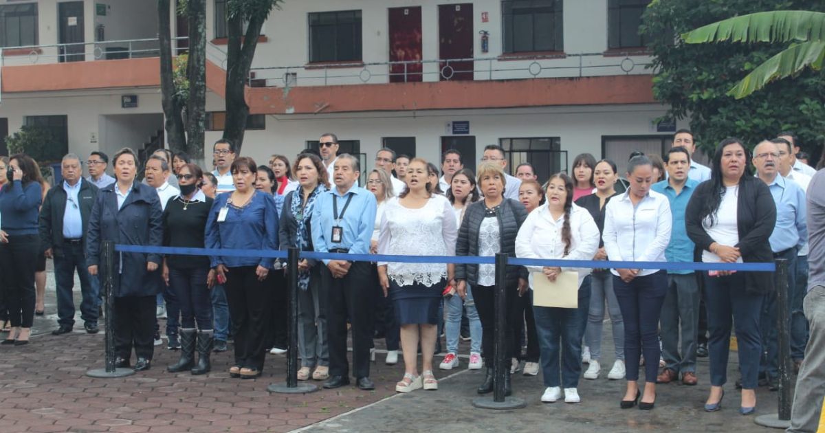 Celebran primera ceremonia de izamiento y honores a la bandera