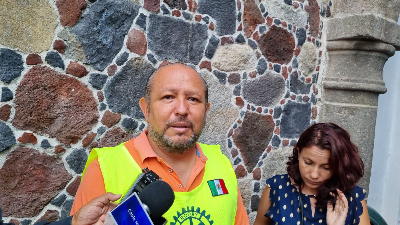 Denuncian a alcalde de Emiliano Zapata por no apoyar a familia afectada en accidente de retroexcavadora