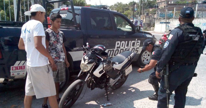Roban automóviles a punta de pistola en Jiutepec, Temixco y Emiliano Zapata