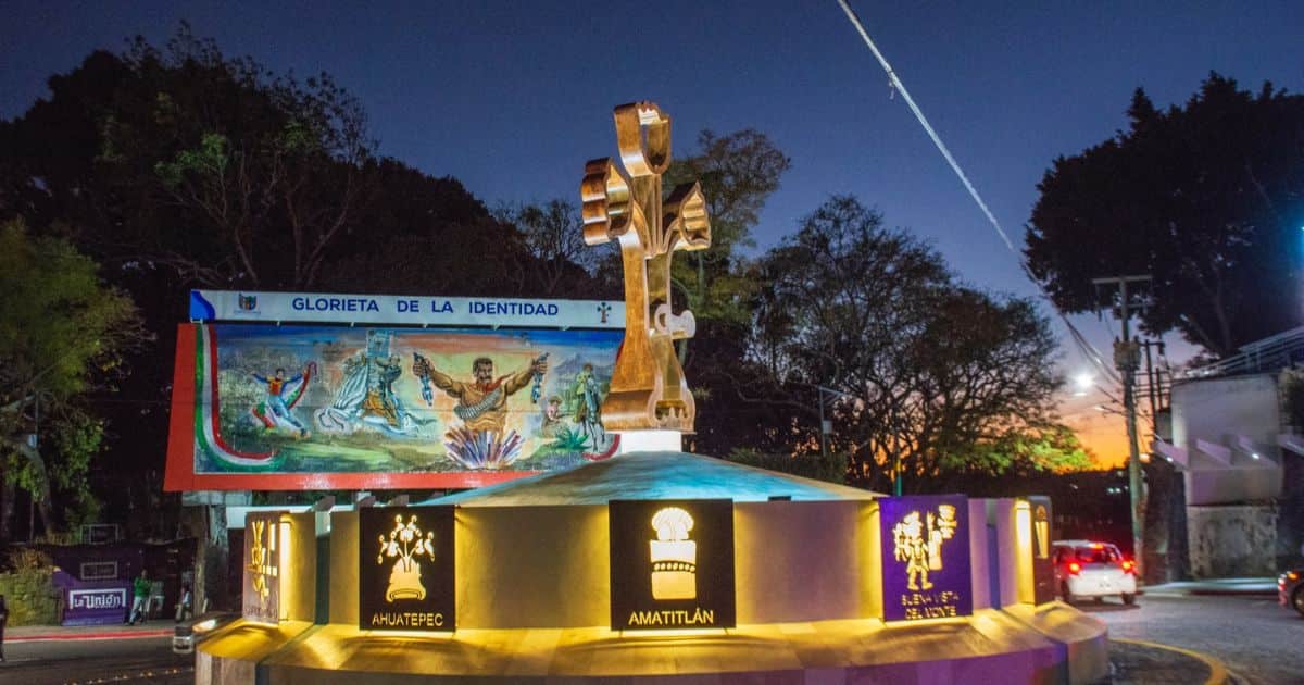 Glorieta de la identidad Cuernavaca Urióstegui