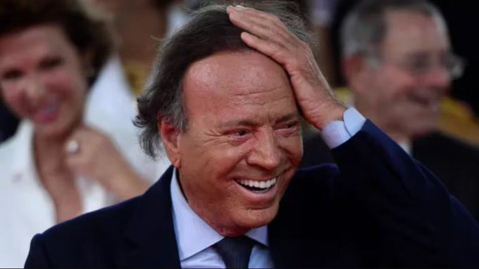 Decomisan contenido de maletas de Julio Iglesias