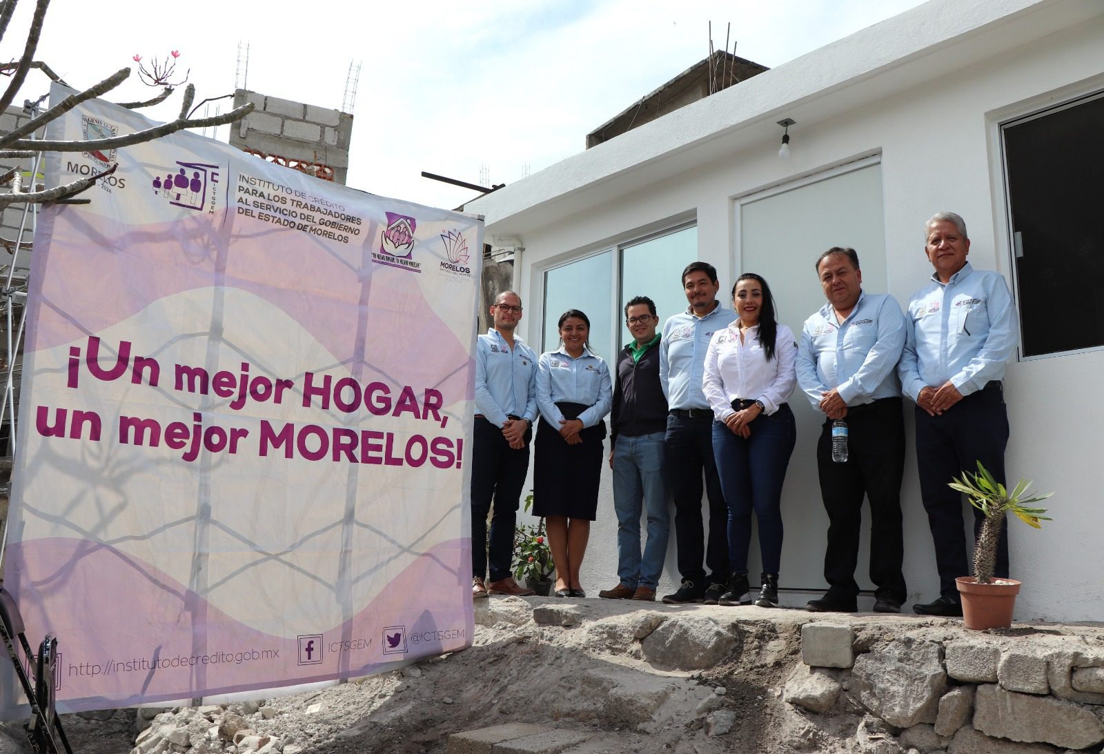 Entrega ICTSGEM vivienda digna en Cuernavaca