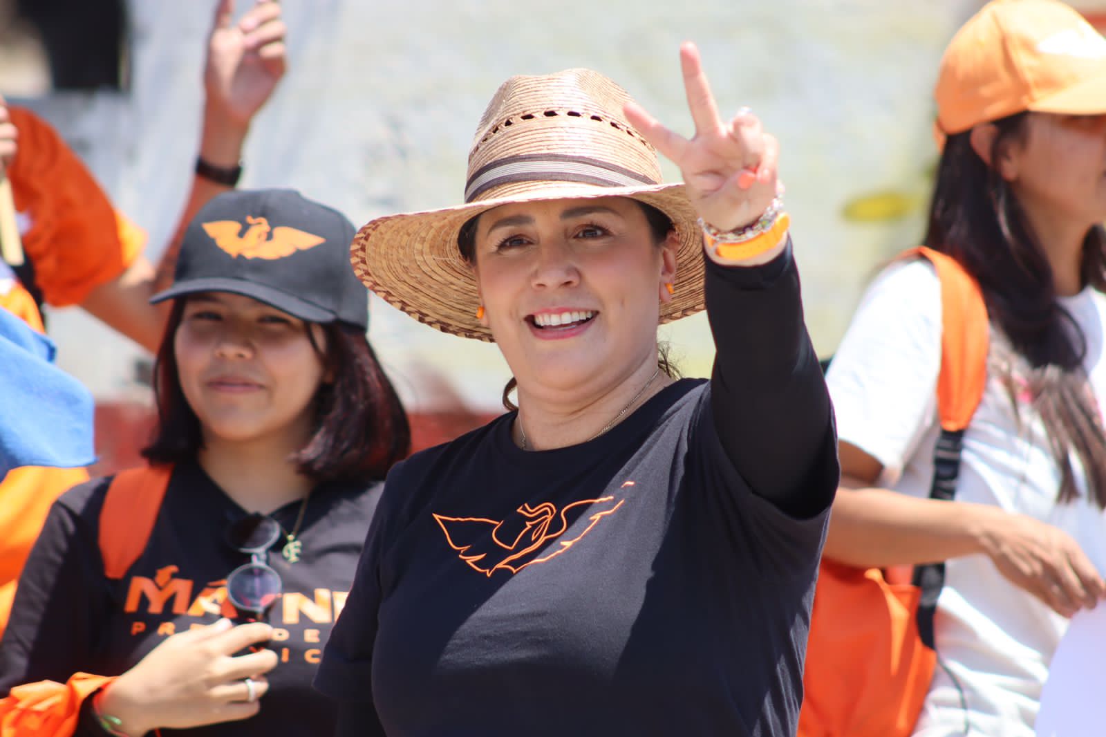 Respaldan a Jessica Ortega durante recorrido por Zacualpan de Amilpas
