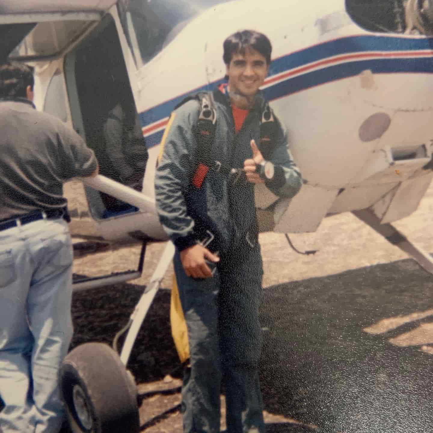 luis Fonsi paracaidas