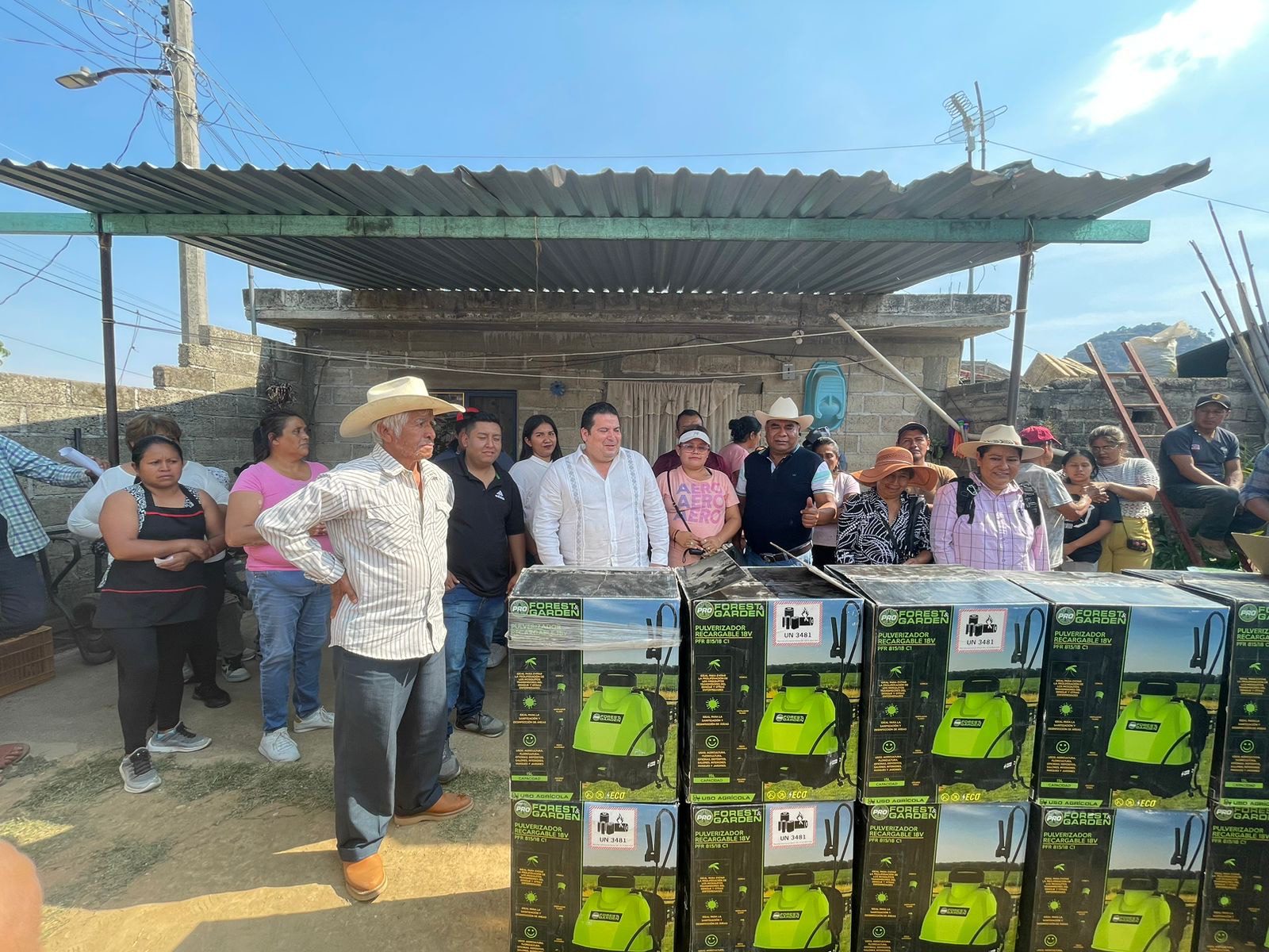 Entregan insumos agrícolas en los Altos de Morelos