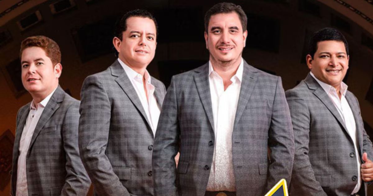 Los Alegres del Barranco proyectan fotos de “El Mencho” en su show
