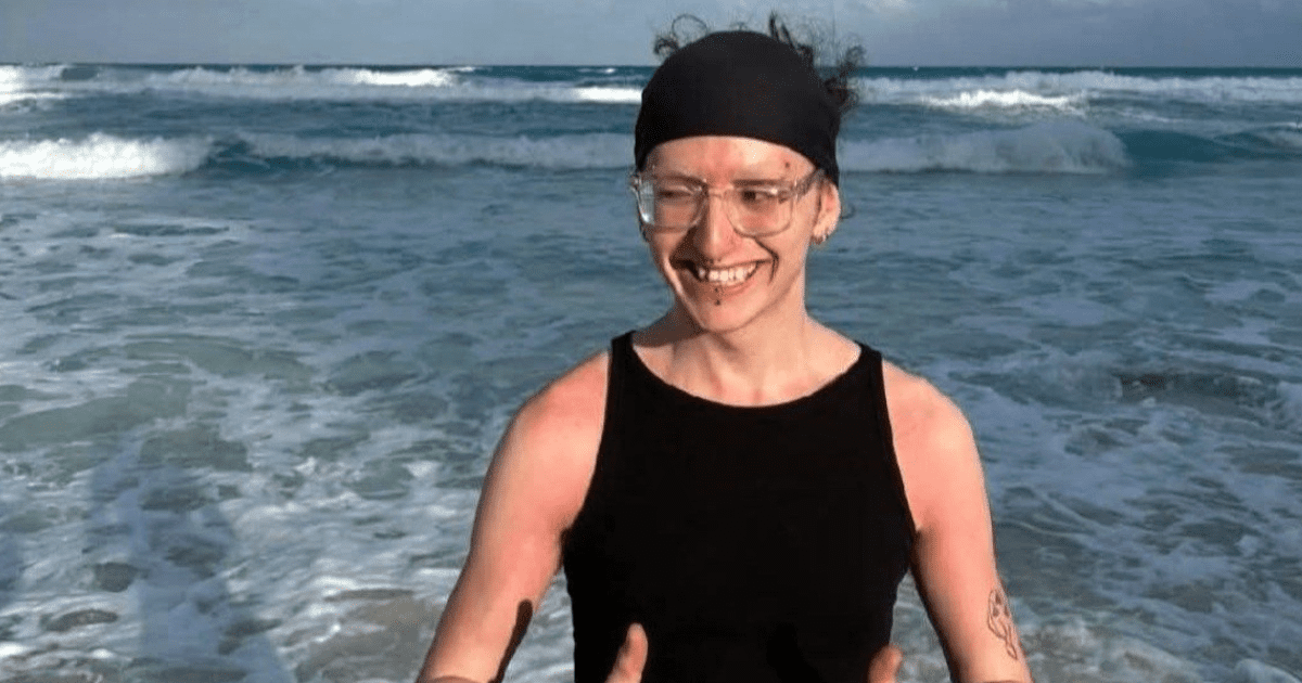 Rescatan cuerpo de turista que entró al mar a salvar a una mujer