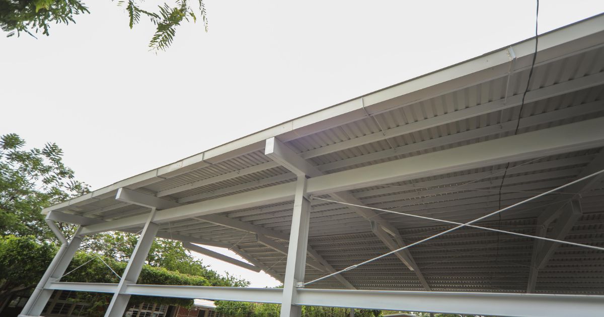 Primaria de Tepetzingo es beneficiada con techumbre