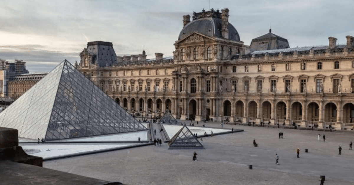 Detienen a dos sospechosos por robo de Museo de Louvre