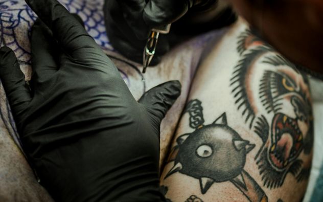 Tatuajes pueden dañar sistema inmunológico