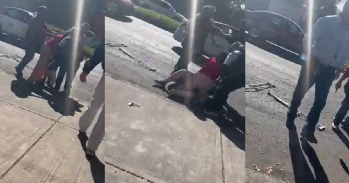 Guardia de seguridad agrede a joven en muletas y a su madre