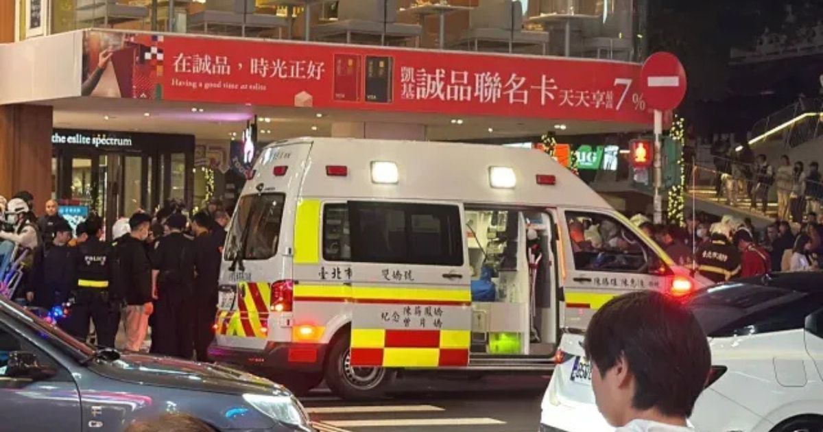 Hombre ataca a 4 personas y se lanza de edificio en Taiwán