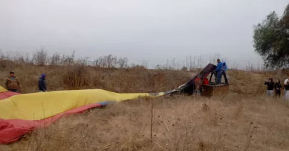 Globos aerostáticos aterrizan en viviendas de Edomex