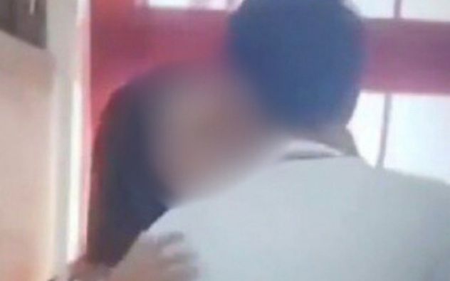maestra besa alumno Tabasco