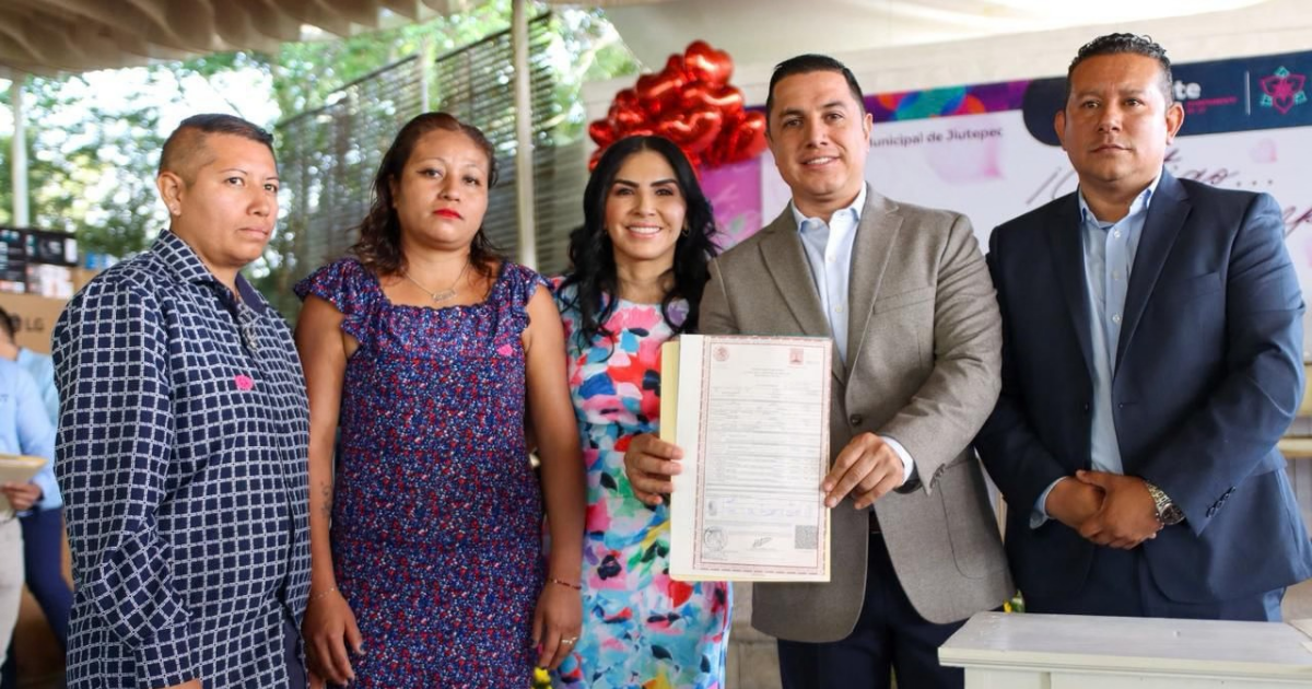 Más de 130 parejas formalizan su matrimonio en Jiutepec