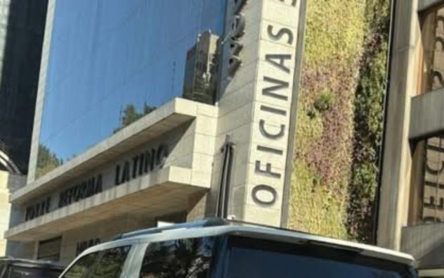Cae edificio Paseo Reforma