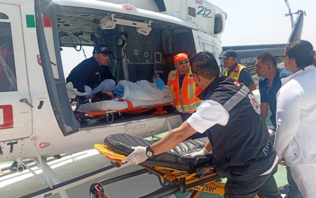 Morelense es trasladada el helicóptero