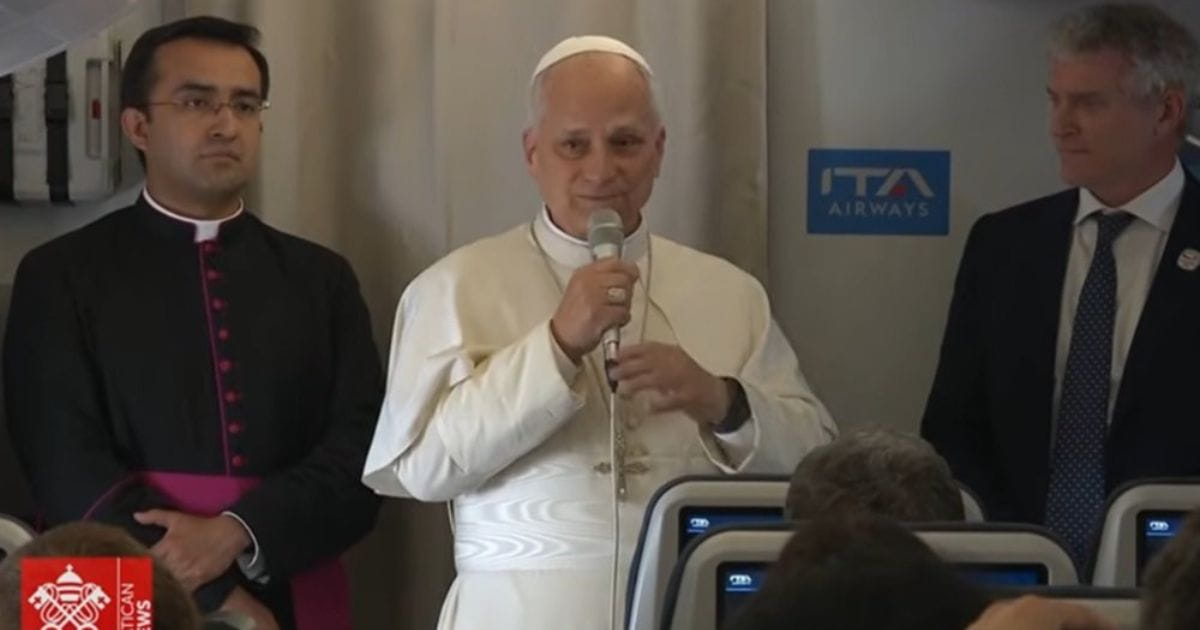 Dice no a la bendición formal de parejas homosexuales: Papa León XIV