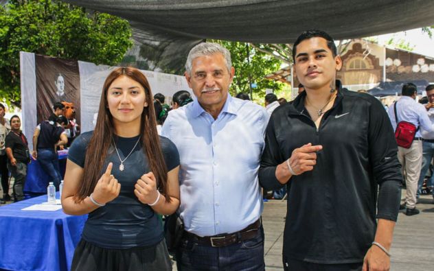 Boxeadora Alisma Contreras con medalla de oro en podio de la Olimpiada Conade 2026, Cuernavaca, Morelos