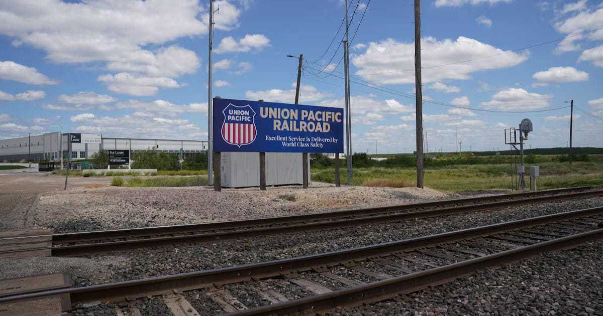 Identifican a 3 mexicanos entre los cuerpos hallados en un tren en Texas