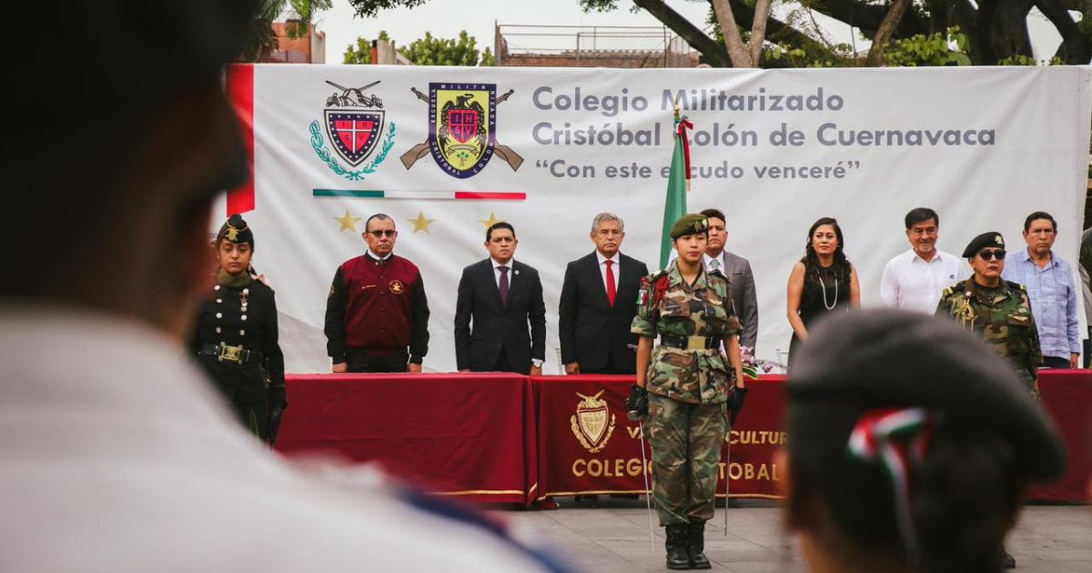 Ceremonia del 81 aniversario del Colegio Militarizado Cristóbal Colón en la Plaza Emiliano Zapata, Cuernavaca, Morelos