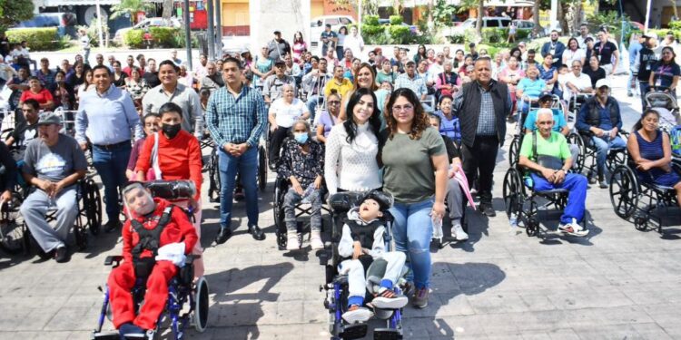 DIF Jiutepec entrega más de 70 aparatos funcionales a personas con discapacidad