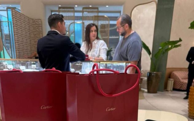 López Beltrán en Cartier