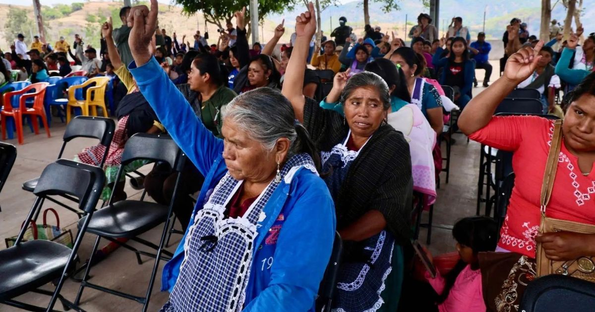 Familias desplazadas de Chilapa regresan a sus comunidades